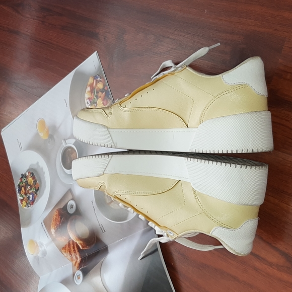 Zara Sneakers - Picture 3 of 10